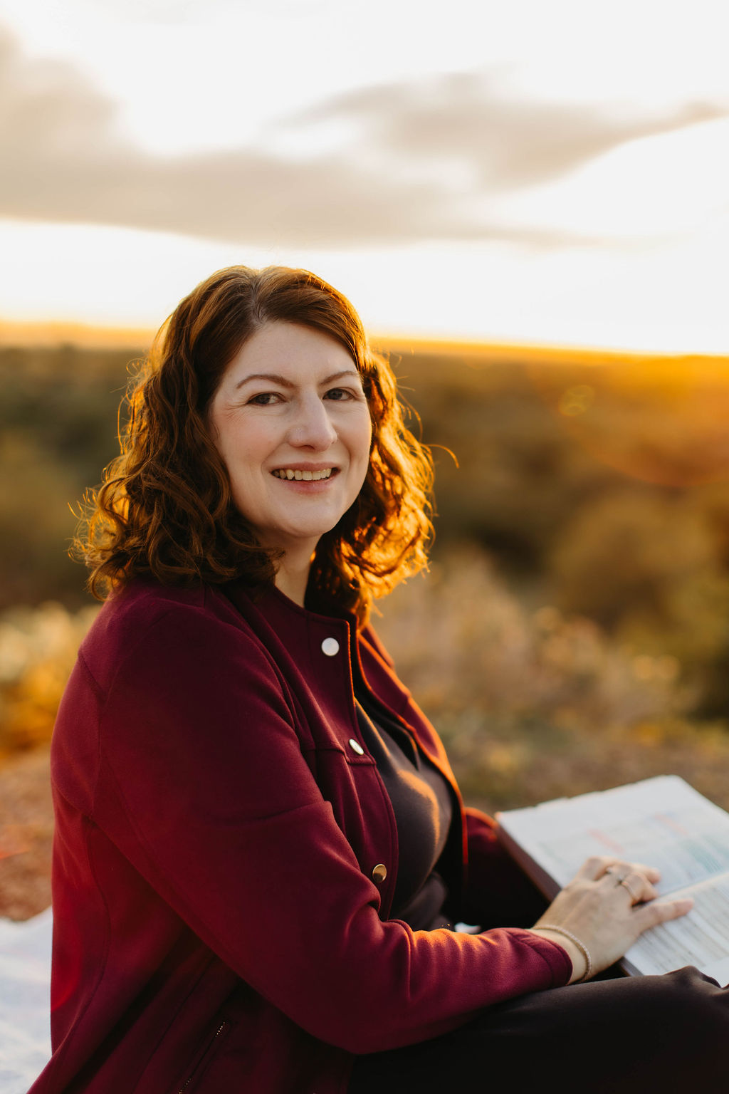 Carolina Zuppardi smiling with her Bible